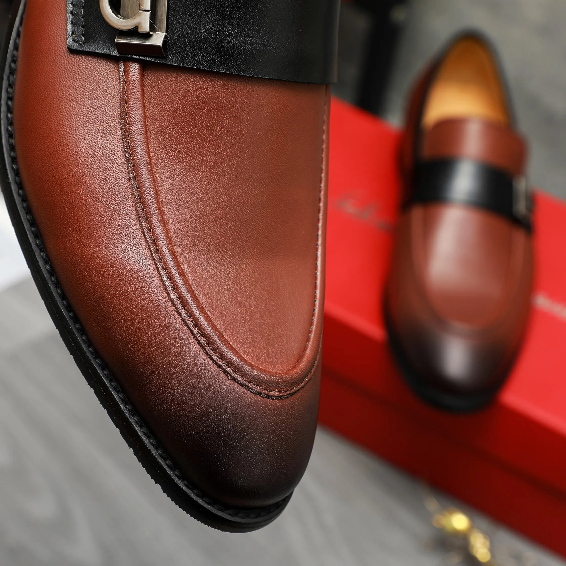 Men's shoes 💰460 Product trademark: Ferragamo "Ferragamo" business slip-on leather shoes Regular size: 39-44 Product materials: Selected high-quality color-brushed cowhide upper, cowhide lining, original outsole